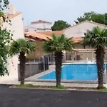 Contact Ξενοδοχείο Λα Ροσέλ