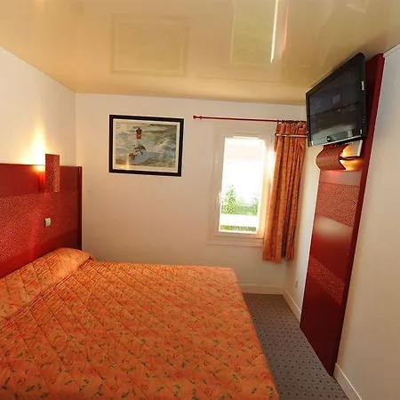 Contact 2* La Rochelle (Charente-Maritime)