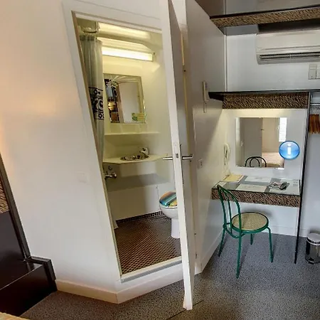 Contact La Rochelle (Charente-Maritime)