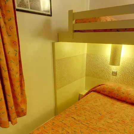 Contact La Rochelle (Charente-Maritime)