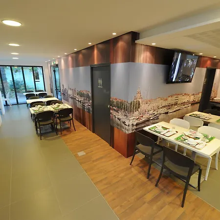 Contact La Rochelle (Charente-Maritime)