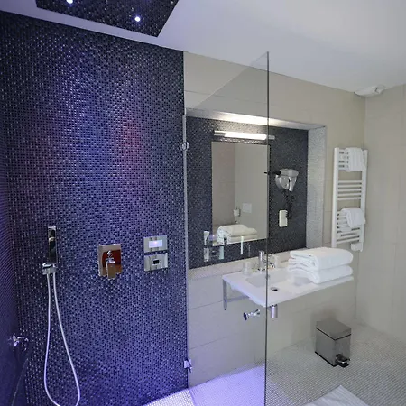 Contact Hotel